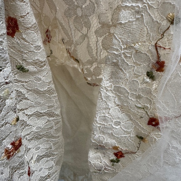 2T Girls Charming Formal Lace Short Flutter Sleeve Dress with Floral Details - Picture 4 of 5